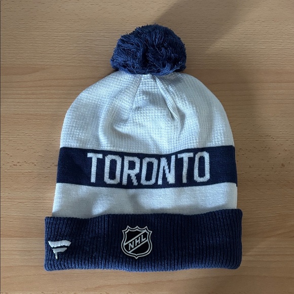 Maple Leafs Beanie - Picture 2 of 2